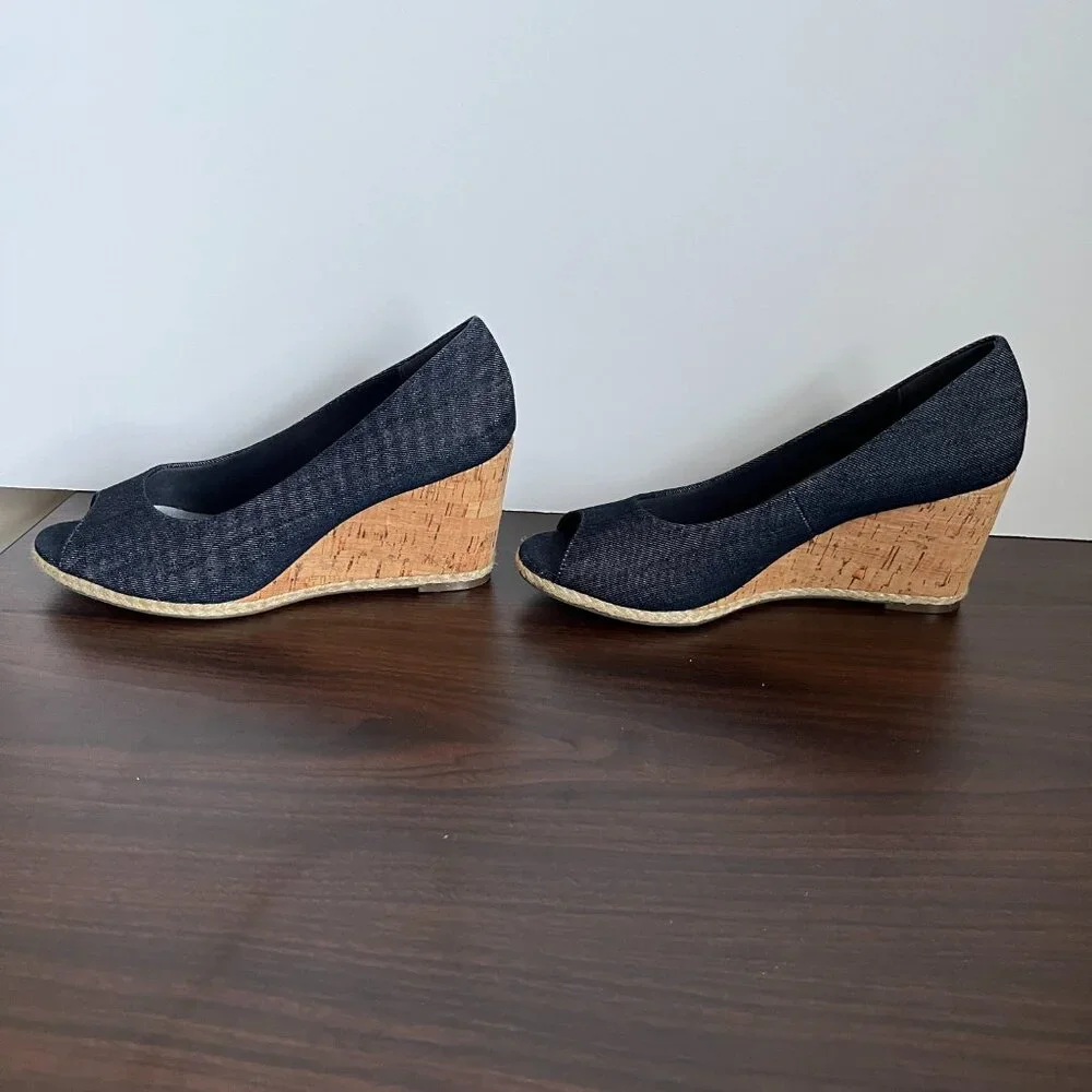 Kelly & Katie Cork Wedge Peep-toe Pumps in Dk Blue Denim Coastal Chic Y2K 8.5